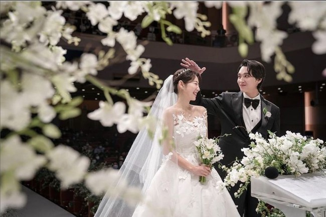 Dekorasi indah nan cantik ini merupakan karya desainer bunga ternama asal Korea Selatan, Grove. Foto: Instagram/@grove008, Soulpage Photography