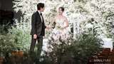Inspirasi Dekorasi Penuh Bunga di Pernikahan Park Shin Hye dan Choi Tae Joon