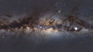 Perjalanan Sidqon Giatkan Astronomi di Pesantren, Potret Bimasakti Pakai Xiaomi