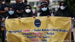 Minta Jangan Di-PHP-in, Guru Honorer Geruduk DPR