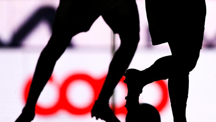 GENOA, ITALY - OCTOBER 22: Players of Sampdoria are seen in silhouettes during the warming up session before the Serie A match between UC Sampdoria and Spezia Calcio at Stadio Luigi Ferraris on October 22, 2021 in Genoa, Italy. (Photo by Getty Images)