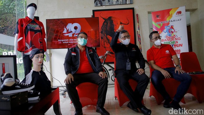 Intip Persiapan Banteng Ride and Night Run 2022 PDI Perjuangan akan menggelar Banteng Ride and Run Night 2022 sekaligus pembagian ribuan sepeda untuk guru dan ribuan sepatu untuk siswa.