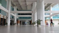 Sebelum Bandara Halim Perdanakusuma ditutup sementara, telah banyak maskapai yang berencana untuk memindahkan penerbangannya ke Bandara Kertajati.