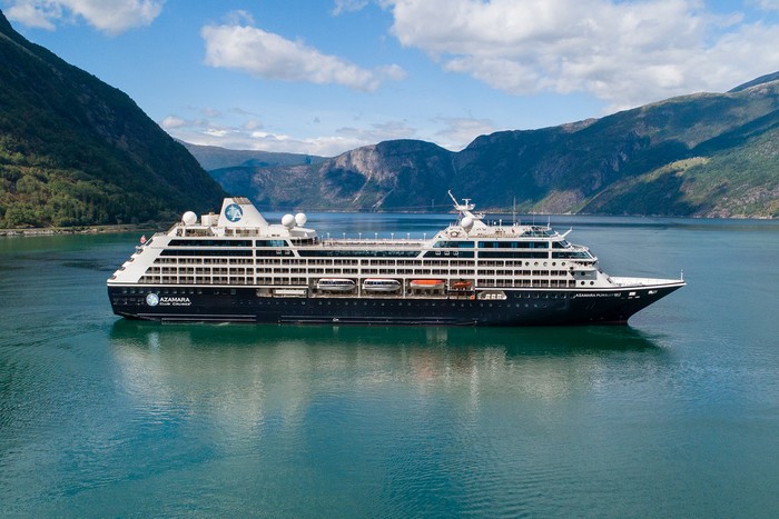 Kapal Azamara