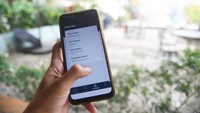 Kemenkumham resmi meluncurkan aplikasi Mobile Paspor atau M-Paspor yang dapat digunakan masyarakat untuk membuat paspor secara daring. ANTARA FOTO/Akbar Nugroho Gumay  