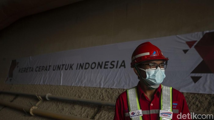 Operasi Kereta Cepat Jakarta-Bandung diproyeksi mundur ke Juni 2023 dari rencana sebelumnya Desember 2022. Lalu, sudah sejauh apa perkembangannya?