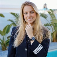 “Saya bangga sebagai wanita di industri ini. Saya bangga jadi bagian dari lima persen wanita yang bisa terbang ke seluruh dunia,” tuturnya. Foto: Instagram/@737pilotgirl