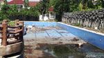 Penampakan Kolam Renang yang Dulu Dipuja Kini Tinggal Kenangan