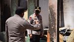 Momen Kapolda Maluku Kunjungi Pengungsi Kariuw di Aboru