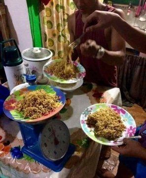 Netizen Bagikan Alasan Mengapa Mereka Pelit Berbagi Makanan ke Saudara
