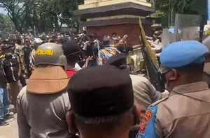 Reaksi Polres Usai Demo GMBI Berujung Ricuh di Mapolda Jabar