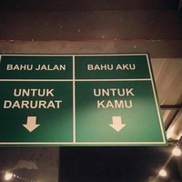 Bahu aku untuk kamu, tapi kamunya lebih memilih dia.. Nasib deh kalau gitu. Foto: Instagram/@awreceh.id