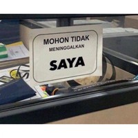 Pemberitahuannya jadi kayak curhat gini nih.. Biasanya sih mohon tidak meninggalkan barang bawaan, tapi yang satu ini anti mainstream. Foto: Instagram/@awreceh.id