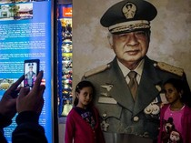 Pakar UGM soal Soeharto Calon Pahlawan Nasional: Jangan Abaikan Sejarah & Kontroversi