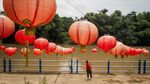 Sambut Imlek, Lampion Hiasi Tepi Sungai Bengawan Solo