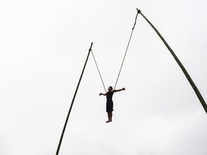 Kopi Pahit dan Ritual Magis di Balik Kesenian Ekstrem Lais