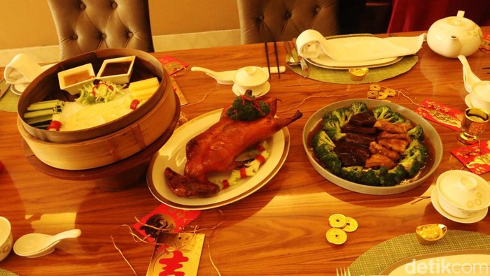 Tahun Baru Imlek Santap Masakan Khas Kekaisaran di Trans Luxury Hotel Bandung Sambut Tahun Baru Imlek 2573 dengan shio macan air, The Trans Luxury Hotel Bandung persembahkan 'Lunar New Year at The Restaurant' yang digelar pada hari Minggu dan Senin, 30 dan 31 Januari 2022.