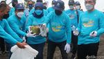 Aksi Bersih-bersih Pantai Bantul di Bulan Cinta Laut