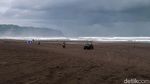 Aksi Bersih-bersih Pantai Bantul di Bulan Cinta Laut