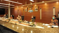 BCA semakin memperkuat komitmennya untuk mengedepankan nilai-nilai environmental, social, and governance (ESG) mengacu pada Tujuan Pembangunan Berkelanjutan (SDGs). Pada 2021, penyaluran kredit untuk sektor-sektor berkelanjutan mencapai Rp154,4 triliun atau naik 20,9% YoY, jauh di atas target pertumbuhan 5,5%.