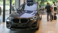 Rangkaian kendaraan terbaik BMW hadir di BMW Studio Tanjung Barat, mulai dari BMW X1 Dynamic, BMW 320i Dynamic dan BMW 330i M Sport, untuk SAV juga ditampilkan BMW X5 dan BMW X7.