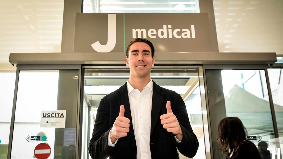Dusan Vlahovic resmi diperkenalkan sebagai pemain baru Juventus. (Foto: Dok. Juventus)