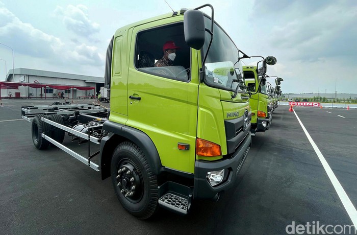 Hino mendirikan fasilitas pelatihan sopir truk di Purwakarta, Jawa Barat. Fasilitas pelatihan ini memiliki materi pengujian yang lengkap dan terstandar lho.