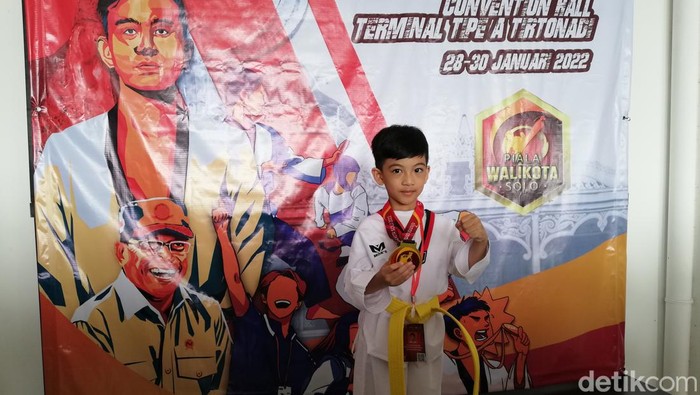 Jan Ethes menjuarai kompetisi taekwondo Piala Wali Kota Solo di Terminal Tirtonadi.