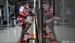 Jelang Libur Imlek, Stasiun Pasar Senen Ramai Banget
