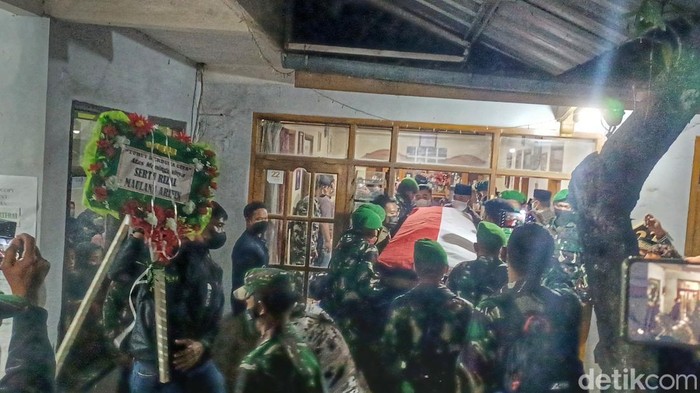 Jenazah Prajurit TNI Tiba di Dayeuhkolot Bandung