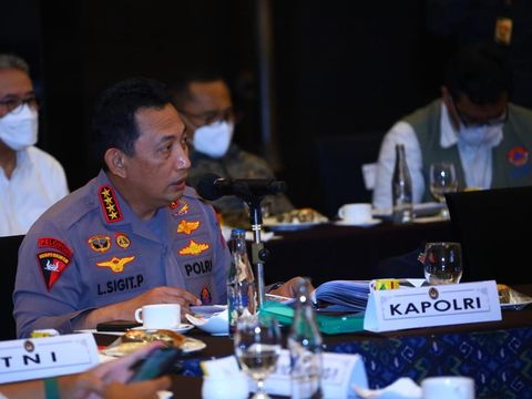 Kapolri Jenderal Listyo Sigit Prabowo saat rapat koordinasi bersama Menko PMK