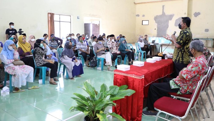 Konsultasi Publik Pengadaan Tanah untuk Pembangunan Jalan Tol Yogyakarta-Bawen di Provinsi Jawa Tengah, di Magelang, Kamis (27/1/2022).