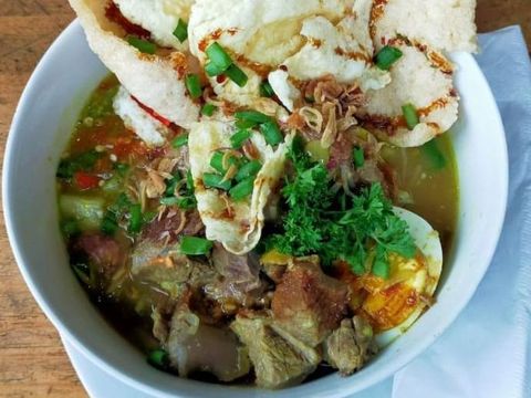 Kuliner Banyuwangi Naik Kelas, Menikmati Rujak Soto di Restoran