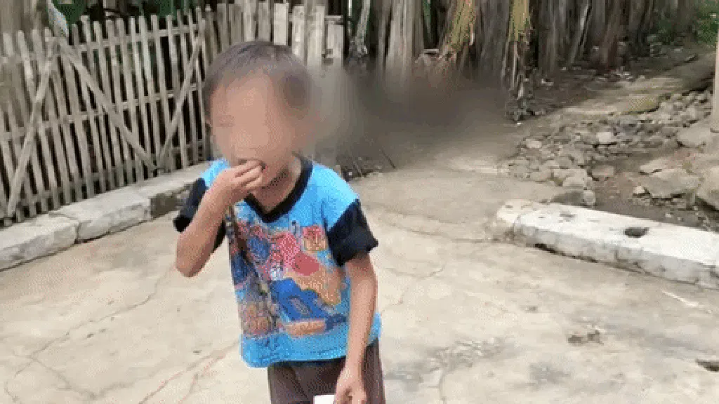 Duh! Bocah 6 Tahun di Cianjur Doyan Makan Kertas Rokok
