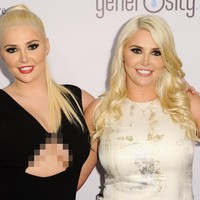 Karissa dan Kristina ShannonDua wanita cantik ini adalah sepasang kembar. Mereka juga pernah tampil di acara The Girls Next Door dan cukup sering dipamerkan Hugh Hefner. Keduanya sempat jadi perbincangan di 2017 karena tertangkap mabuk dan saling meninju. Foto: AP