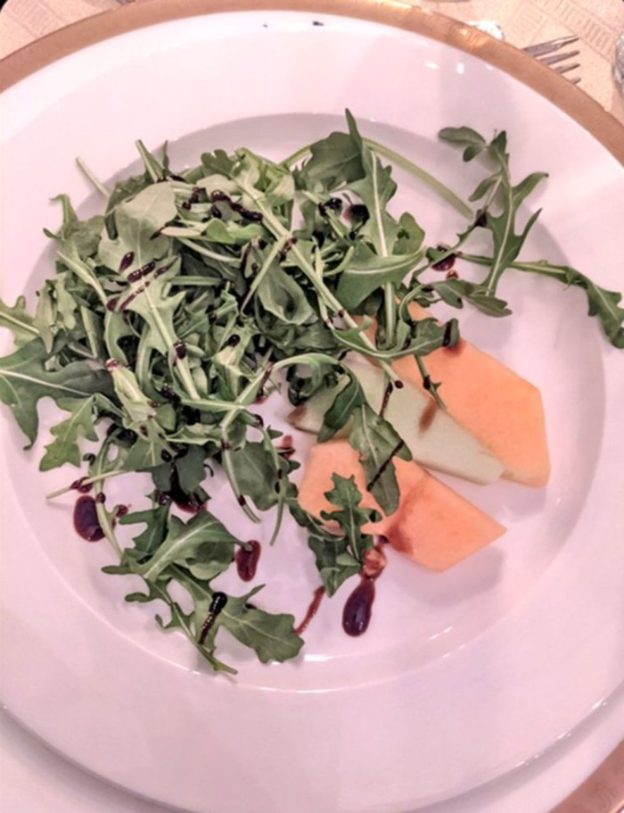 Menu Vegan di Pernikahan Mirip Rumput