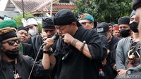 Formasii menyatakan sikap mengutuk keras pernyataan Arteria Dahlan dan mengharamkan untuk menginjak bumi Sunda, khususnya Sukabumi. Mereka juga menuntut agar Arteria dipecat sebagai anggota DPR.