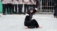 Aksi massa juga mengusulkan agar Pemerintah Daerah segera membuat Perda Sukabumi tentang pelestarian seni budaya Sunda sesuai dengan amanat UU nomor 5 tahun 2017 tentang Pemajuan Kebudayaan. Selain itu, pemerintah juga diusulkan untuk mewajibkan penggunaan bahasa Sunda di lingkup pemerintahan.