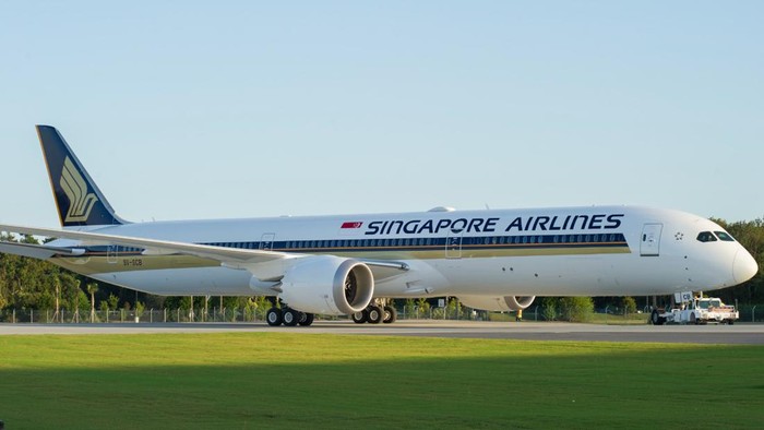 Pesawat Boeing 787-10 Singapore Airlines