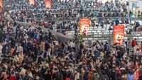 Warga China bepergian ke kampung halaman mereka untuk Tahun Baru Imlek. (Chinatopix via AP)