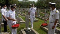 Kapal Motor Penyeberangan (KMP) Tampomas II tenggelam di perairan Masalembo, Laut Jawa. Pada 1980-an, KMP Tampomas yang dikelola oleh PT Pelni merupakan salah satu kapal laut yang melayani penumpang antarpulau.