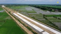 Jalan tol dengan panjang 26,7 km ini terbagi menjadi dua seksi, yakni Seksi 1 Semarang/Kaligawe-Sayung  sepanjang 10,39 km porsi pemerintah dengan kebutuhan biaya Rp10,56 triliun. Sementara Seksi 2 (Sayung-Demak) sepanjang 16,31 km porsi Badan Usaha Jalan Tol (BUJT) PT. Pembangunan Perumahan Semarang Demak.