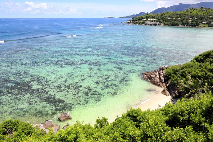 Pulau Moyenne