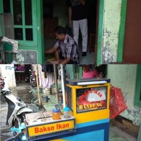 Nama Dimas mulai mencuri perhatian usai kemiripannya dengan Raffi Ahmad menjadi viral di media sosial. Sebelum terkenal, Dimas bekerja sebagai pedagang bakso ikan. Gerobak bakso ikannya itu pun masih tampak terparkir di bagian depan kontrakan rumahnya. Kini Dimas bekerja di bawah naungan Rans Entertainment milik Raffi Ahmad. Foto: YouTube/Rans Entertainment