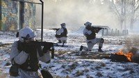 Tentara Rusia menghadiri latihan militer di tempat latihan Golovenki di wilayah Moskow, Rusia.