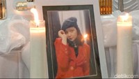Grace Karundeng adalah pelajar asal Sulut yang sedang kuliah di Humber College, Toronto, Kanada. Tak hanya Grace, seorang rekannya yang sesama pelajar asal Sulut, Timothy Dien juga meninggal namun penyebab tak diketahui. Timothy kuliah di Campion Academy di Loveland, Colorado, Amerika Serikat.
