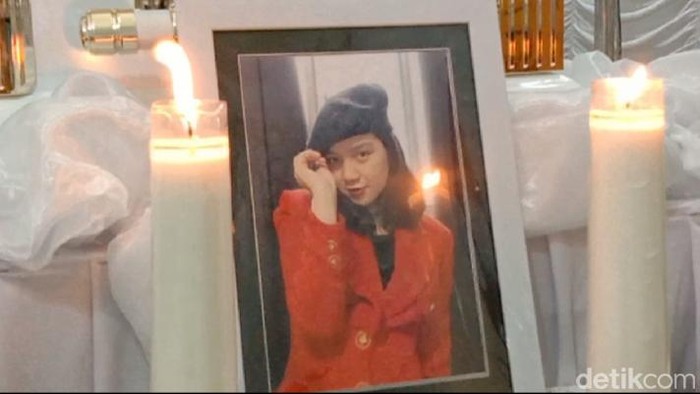 Suasana pilu selimuti rumah duka Grace Karundeng, mahasiswi asal Minahasa Utara, Sulut yang meninggal misterius di Kanada.