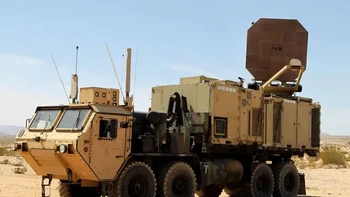 Teknologi bernama Active Denial System (ADS) ini juga berguna untuk mengendalikan massa. Sistemnnya bekerja dengan ‘memanaskan’ target dengan prinsip yang sama dengan microwave. Maka jika terekspos sistem ini terus menerus, orang bisa mengalami luka bakar di kulitnya dan menghindar. Foto: Pocket Lint