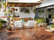 5 Ide Rooftop Keren buat Nyantai dan Seru-seruan di Rumah