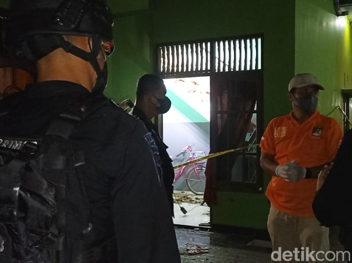 Tim Gegana tiba di lokasi ledakan Grobogan, Jumat (28/1/2022).
